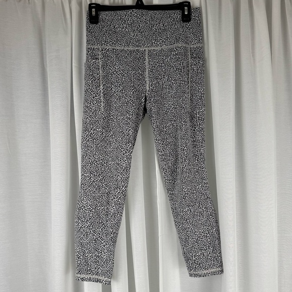 Athleta Leggings Salutation Stash - Picture 1 of 6
